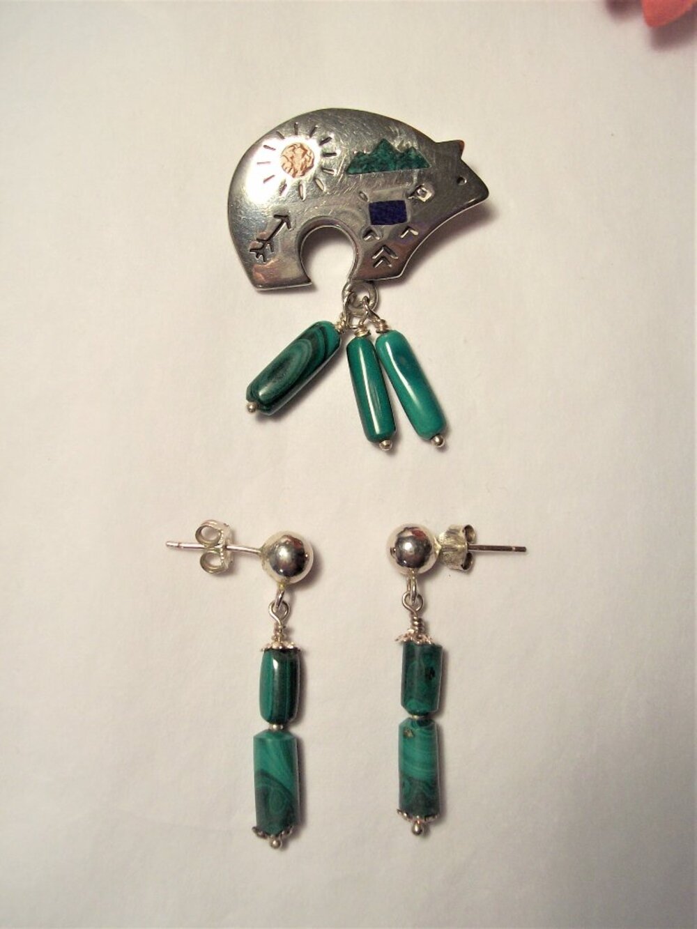 Set of Vintage Multi-stone Bear Pin & Malachite Earrings in Sterling Silver